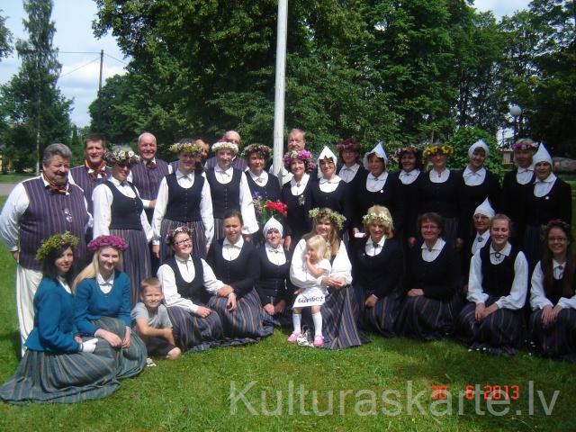 Taurenes - Dzērbenes jauktais koris "Pie Gaujas"